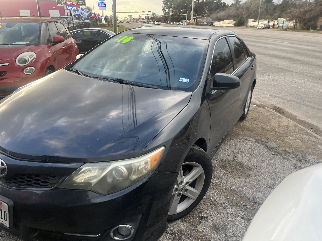 2014 Toyota Camry SE